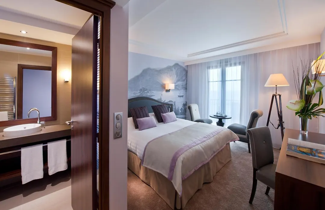 Hotel Le Nouveau Monde-1